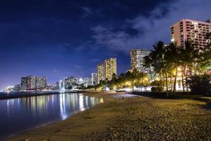 O que fazer em Waikiki na noite